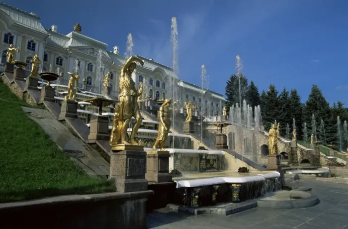 Framed Print : Summer Palace, Petrodvorets (Peterhof), near St Framed Print : Summer Palace, Petrodvorets (Peterhof), near St