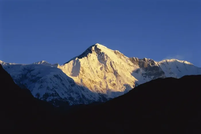 Framed Print : Sun on snow-capped high mountain peaks Framed Print : Sun on snow-capped high mountain peaks