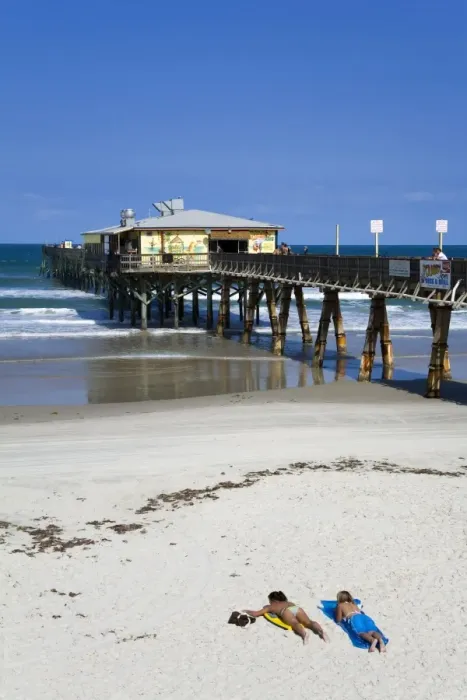 Framed Print : Sunglow Fishing Pier, Daytona Beach, Florida, United States of America, North America Framed Print : Sunglow Fishing Pier, Daytona Beach, Florida, United States of America, North America