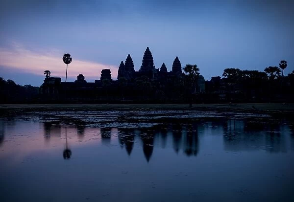 Sunrise over Angkor Wat, Angkor, UNESCO World Heritage Site, Siem Reap, Cambodia, Indochina, Southeast Asia, Asia