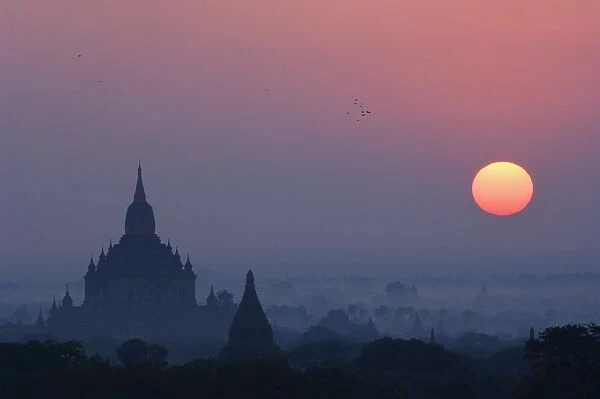 Sunrise, Bagan (Pagan), Myanmar (Burma), Asia