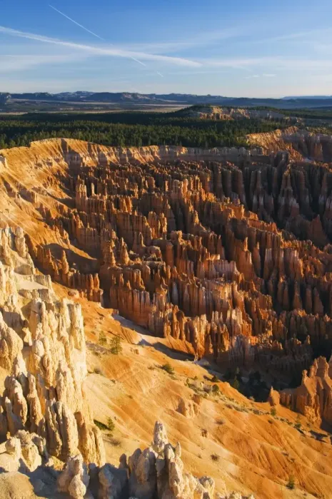 Framed Print : Sunrise on the colourful pinnacles and hoodoos at Inspiration Framed Print : Sunrise on the colourful pinnacles and hoodoos at Inspiration
