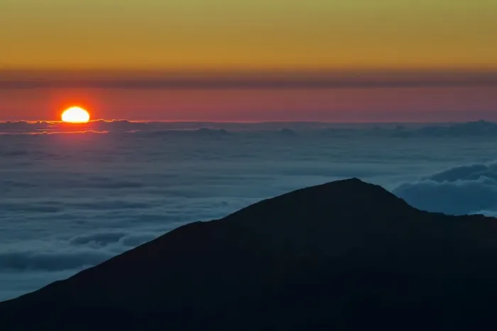 Framed Print : Sunrise above Haleakala National Park, Maui, Hawaii, United States of America, Pacific Framed Print : Sunrise above Haleakala National Park, Maui, Hawaii, United States of America, Pacific