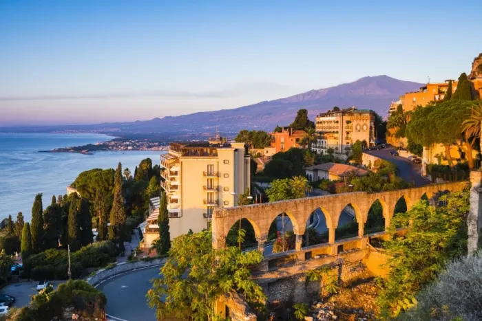 Framed Print : Sunrise hitting the top of Mount Etna volcano, Taormina, East Coast of Sicily, Italy, Mediterranean, Europe e Framed Print : Sunrise hitting the top of Mount Etna volcano, Taormina, East Coast of Sicily, Italy, Mediterranean, Europe e