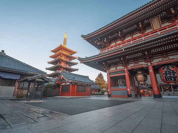 Sunrise at Hozomon Gate and Five Storied Pagoda in the Senso-Ji Buddhist temple complex (Asakusa Kannon), Tokyo, Japan, Asia