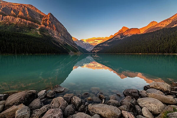 Sunrise at Lake Louise, Banff National Park, UNESCO World Heritage Site, Alberta, Rocky Mountains, Canada, North America