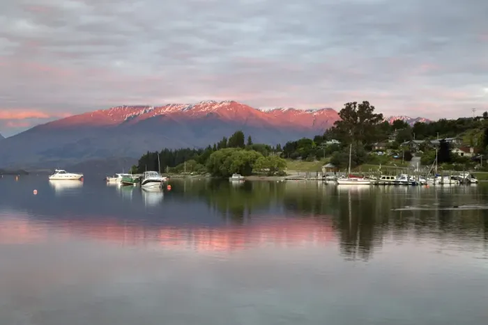Framed Print : Sunrise over Lake Wanaka, Wanaka, Otago, South Island, New Zealand, Pacific Framed Print : Sunrise over Lake Wanaka, Wanaka, Otago, South Island, New Zealand, Pacific