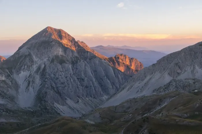 Framed Print : Sunrise on the mountains, Gran Sasso e Monti della Laga National Park, Abruzzo, Italy Framed Print : Sunrise on the mountains, Gran Sasso e Monti della Laga National Park, Abruzzo, Italy