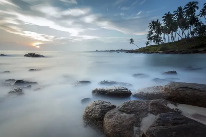 Framed Print : Sunrise at a secluded lagoon with rocks and palm trees framing the view, Tangalle, Sri Lanka, Indian Ocean, Asia Framed Print : Sunrise at a secluded lagoon with rocks and palm trees framing the view, Tangalle, Sri Lanka, Indian Ocean, Asia