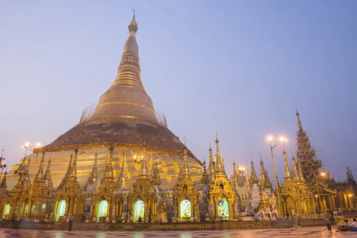 Framed Print : Sunrise at Shwedagon Pagoda (Shwedagon Zedi Daw) (Golden Pagoda), Yangon (Rangoon) Framed Print : Sunrise at Shwedagon Pagoda (Shwedagon Zedi Daw) (Golden Pagoda), Yangon (Rangoon)