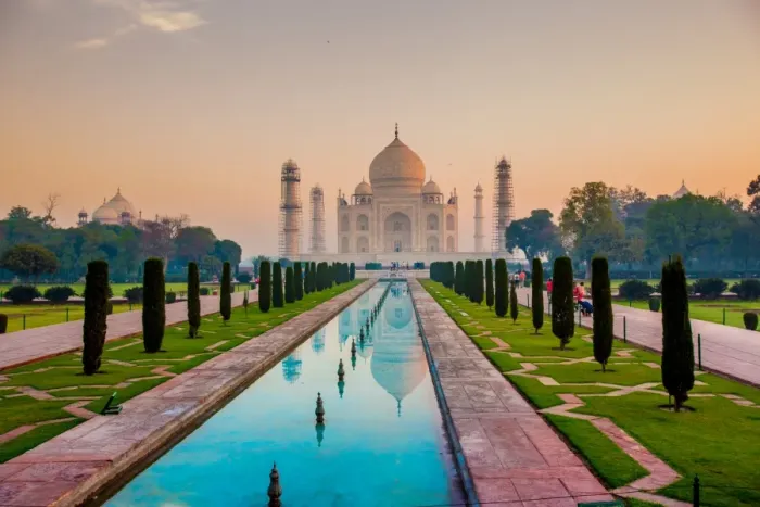 Framed Print : Sunrise at the Taj Mahal, UNESCO World Heritage Site, Agra, Uttar Pradesh, India, Asia Framed Print : Sunrise at the Taj Mahal, UNESCO World Heritage Site, Agra, Uttar Pradesh, India, Asia