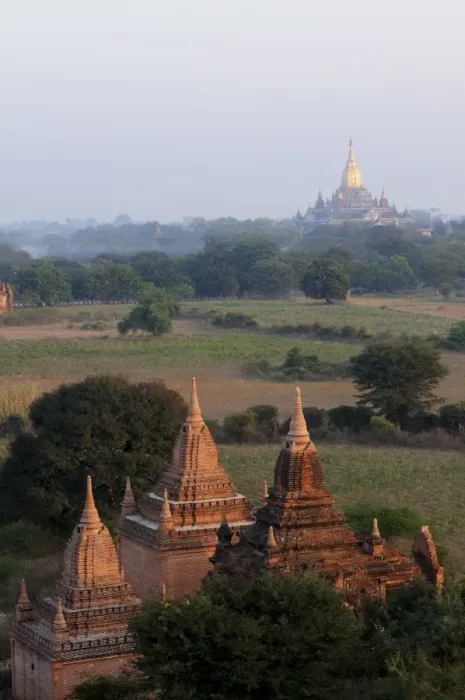 Framed Print : Sunrise above the temples and pagodas of the old ruined city, Bagan, Myanmar, Asia Framed Print : Sunrise above the temples and pagodas of the old ruined city, Bagan, Myanmar, Asia