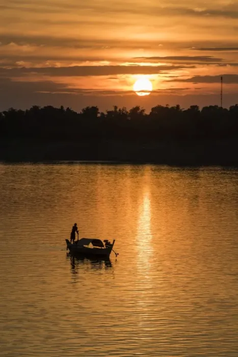 Framed Print : Sunrise on the Tonle Sap River near the village of Kampong Tralach, Cambodia, Indochina, Southeast Asia, Asia Framed Print : Sunrise on the Tonle Sap River near the village of Kampong Tralach, Cambodia, Indochina, Southeast Asia, Asia