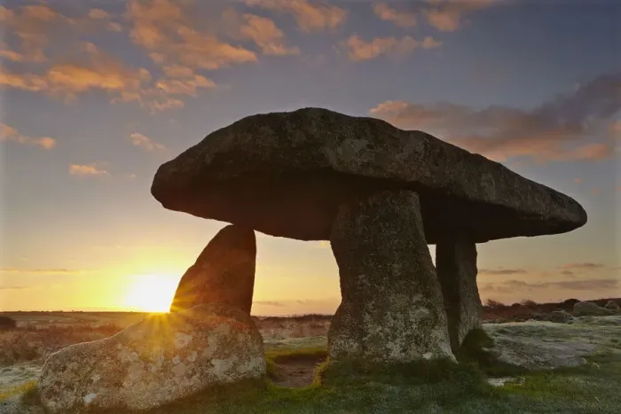 Framed Print : A sunrise view of the remains of a prehistoric burial chamber, known as Lanyon Quoit Framed Print : A sunrise view of the remains of a prehistoric burial chamber, known as Lanyon Quoit