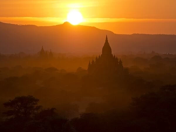 Sunset over the Buddhist temples of Bagan (Pagan), Myanmar (Burma), Asia