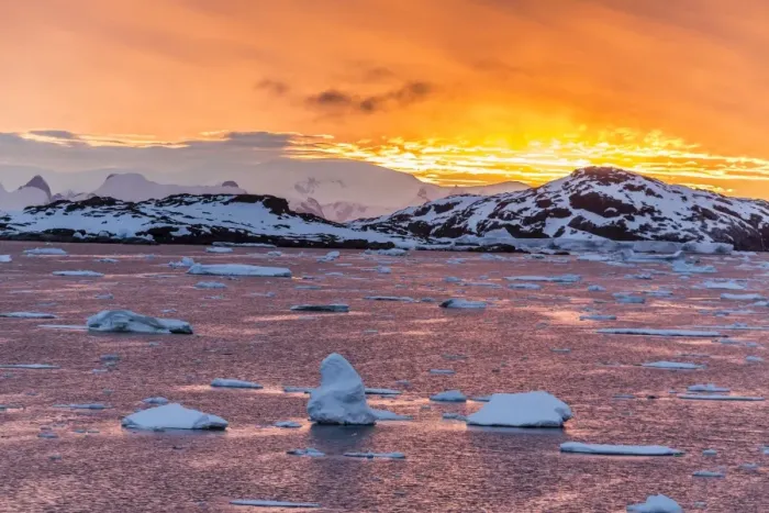 Framed Print : Sunset over ice floes and icebergs, near Pleneau Island, Antarctica, Southern Ocean, Polar Regions Framed Print : Sunset over ice floes and icebergs, near Pleneau Island, Antarctica, Southern Ocean, Polar Regions