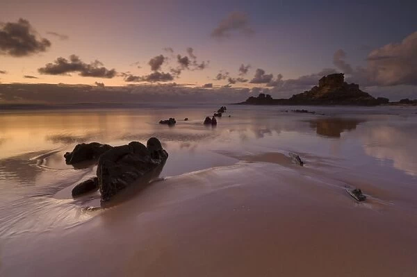 Sunset and low evening light on the rocks, Castelejo beach, near Vila da Bispo