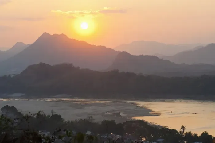 Framed Print : Sunset over the Mekong River from Wat Phousi, Luang Prabang, Laos, Indochina, Southeast Asia, Asia Framed Print : Sunset over the Mekong River from Wat Phousi, Luang Prabang, Laos, Indochina, Southeast Asia, Asia
