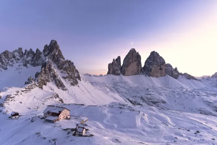Framed Print : Sunset over Monte Paterno, Tre Cime di Lavaredo and Locatelli hut covered with snow Framed Print : Sunset over Monte Paterno, Tre Cime di Lavaredo and Locatelli hut covered with snow