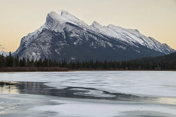 Sunset at Mount Rundle and Vermillion Lakes with ice and snow, Banff National Park, UNESCO World Heritage Site, Alberta, Canadian Rockies, Canada, North America