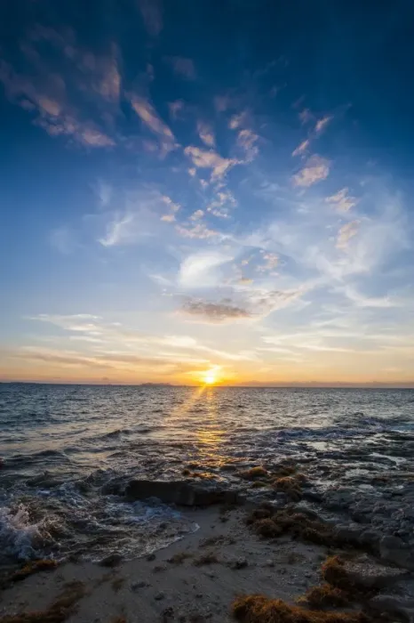 Framed Print : Sunset over the ocean, Beachcomber Island, Mamanucas Islands, Fiji, South Pacific, Pacific