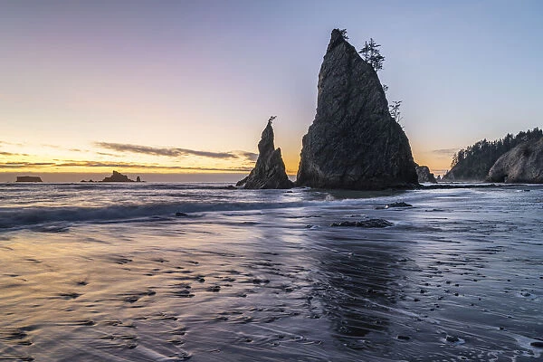 Sunset at Rialto Beach, La Push, Clallam county, Washington State