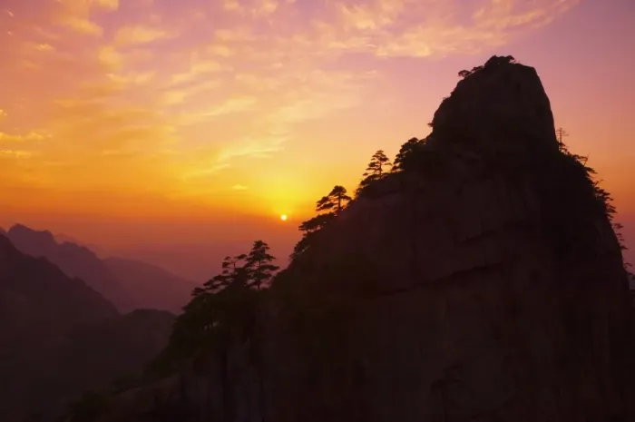 Framed Print : Sunset, Rong Cheng Peak, Huang Shan (Yellow Mountain), UNESCO World Heritage Site Framed Print : Sunset, Rong Cheng Peak, Huang Shan (Yellow Mountain), UNESCO World Heritage Site