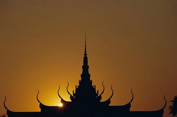 Sunset, roof of the National Museum, Phnom Penh, Cambodia, Indochina, Asia