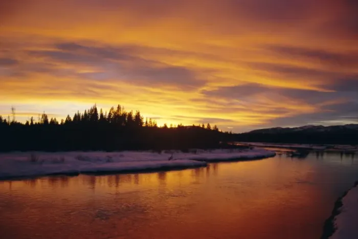 Framed Print : Sunset over a warm river in winter Framed Print : Sunset over a warm river in winter