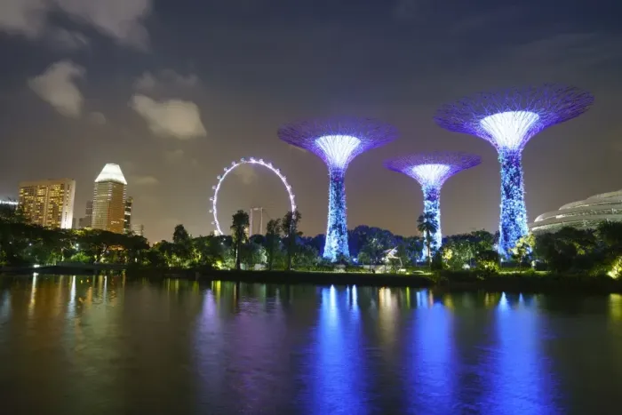 Framed Print : Supertree Grove in the Gardens by the Bay, a futuristic botanical gardens and park