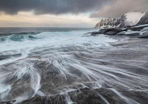 Surf and Devil's Teeth Mountain, Tungeneset, Senja, Troms og Finnmark, Norway, Scandinavia, Europe