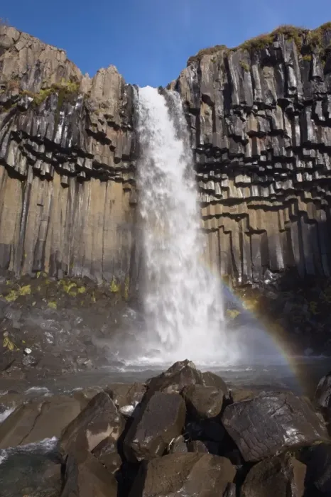 Framed Print : Svartifoss (Black Falls) waterfall, with overhanging black basalt columns Framed Print : Svartifoss (Black Falls) waterfall, with overhanging black basalt columns