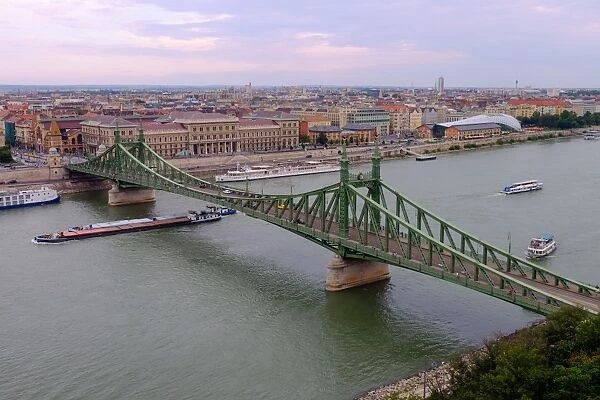 Szabadsag hid (Liberty Bridge), Budapest, Hungary, Europe