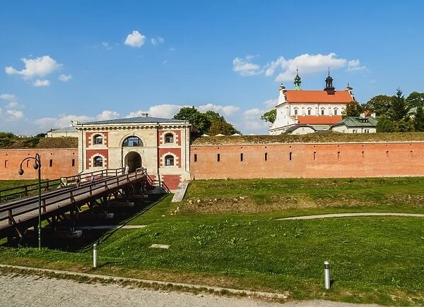 Szczebrzeszyn Gate and Cathedral, Old Town, UNESCO World Heritage Site, Zamosc, Lublin Voivodeship