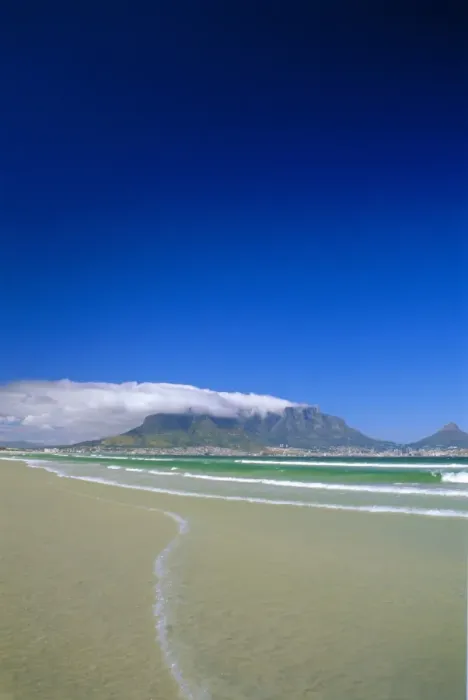Framed Print : Table Mountain from Bloubergstrand Framed Print : Table Mountain from Bloubergstrand