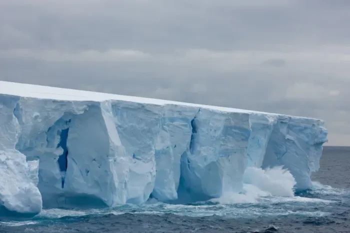 Framed Print : Tabular iceberg, Southern Ocean, Antarctica, Polar Regions Framed Print : Tabular iceberg, Southern Ocean, Antarctica, Polar Regions