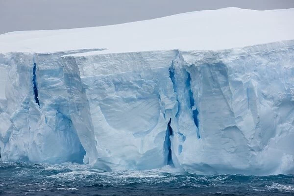 Tabular iceberg, Southern Ocean, Antarctica, Polar Regions
