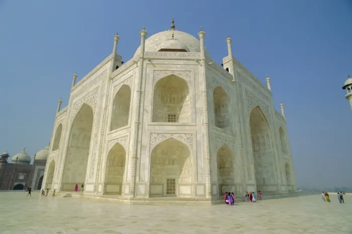 Framed Print : The Taj Mahal Framed Print : The Taj Mahal