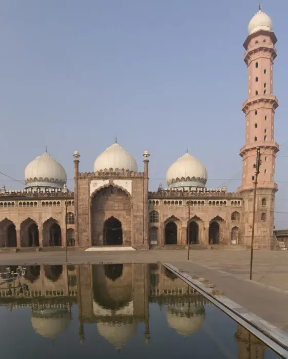Framed Print : Taj-ul-Masjid, the main mosque in Bhopal and third largest in the world Framed Print : Taj-ul-Masjid, the main mosque in Bhopal and third largest in the world