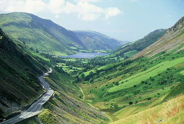 Tal-y-Llyn valley and pass