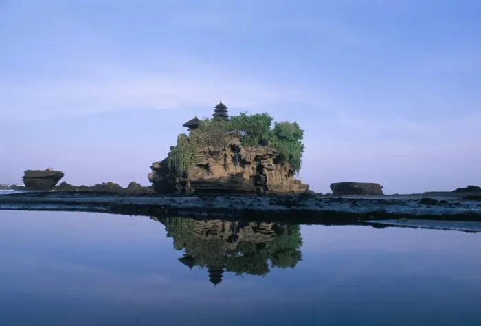 Framed Print : Tanah Lot, 15th century Hindu temple Framed Print : Tanah Lot, 15th century Hindu temple