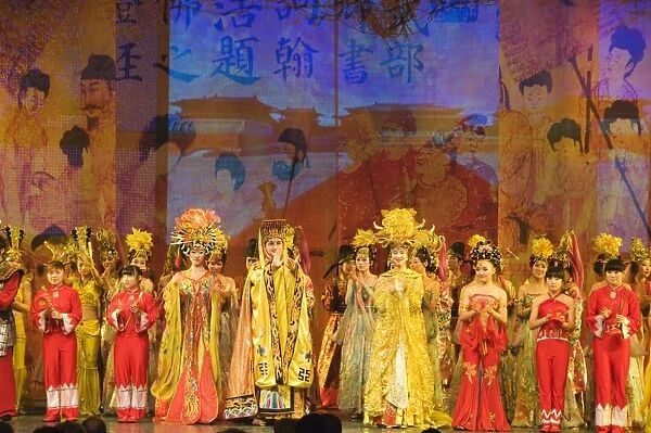 Tang Dynasty dance dating from between 618 and 907AD and Music Show at the Sunshine Grand Theatre