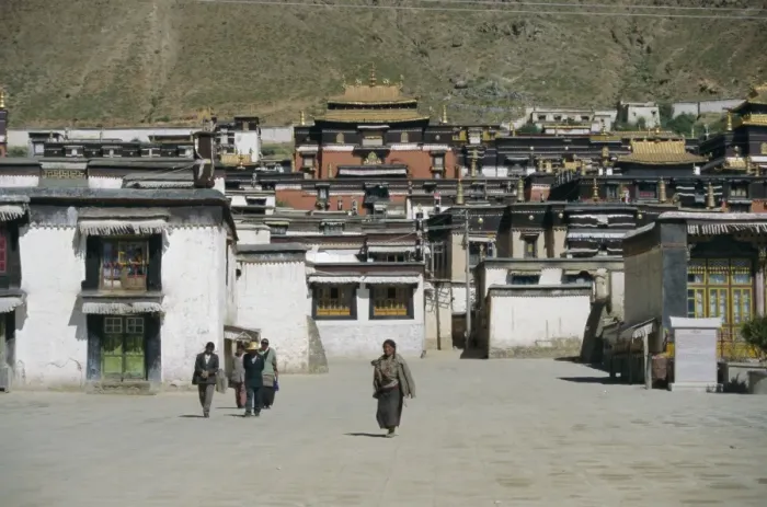 Framed Print : Tashillunpo monastery, Xigaze, Tibet, China, Asia Framed Print : Tashillunpo monastery, Xigaze, Tibet, China, Asia