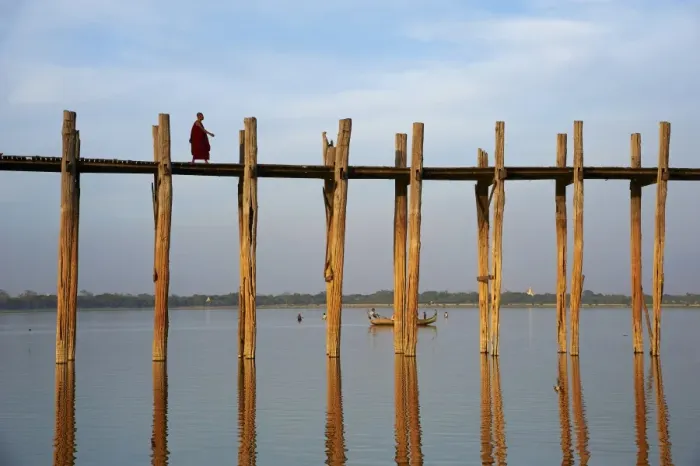 Framed Print : Taung Thama Lake and U Bein bridge at Amarapura, Mandalay Province, Myanmar (Burma), Asia Framed Print : Taung Thama Lake and U Bein bridge at Amarapura, Mandalay Province, Myanmar (Burma), Asia
