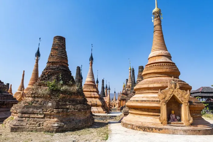 Framed Print : Taw Mwe Khaung Pagoda, Samkar, Inle Lake, Shan state, Myanmar (Burma), Asia Framed Print : Taw Mwe Khaung Pagoda, Samkar, Inle Lake, Shan state, Myanmar (Burma), Asia