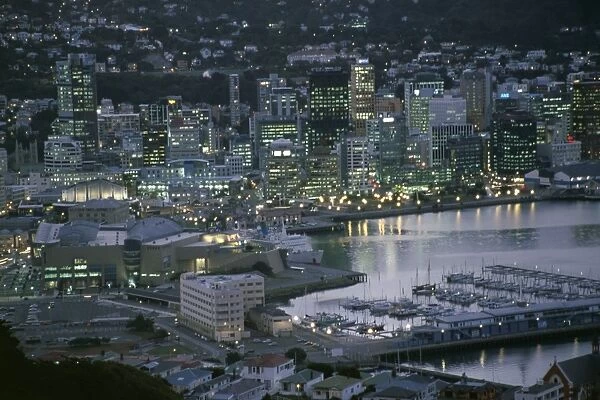 Te Papa Museum Marina and city lights in the evening