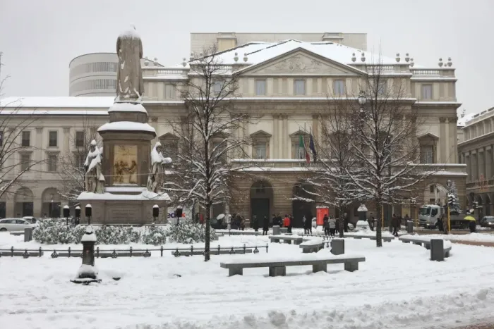 Framed Print : Teatro alla Scala in winter, Milan, Lombardy, Italy, Europe Framed Print : Teatro alla Scala in winter, Milan, Lombardy, Italy, Europe