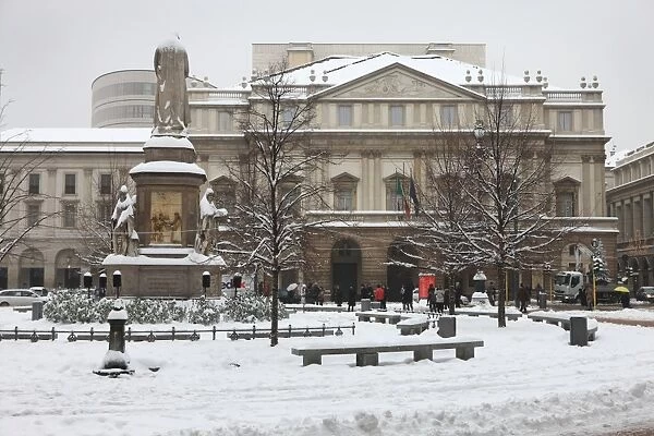Teatro alla Scala in winter, Milan, Lombardy, Italy, Europe