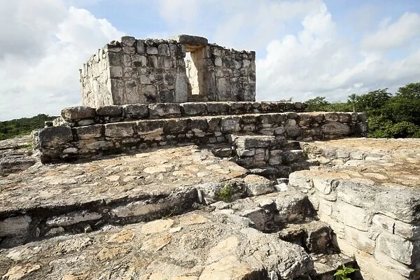 A temple atop the Oval Palace, Mayan ruins, Ek Balam, Yucatan, Mexico, North America