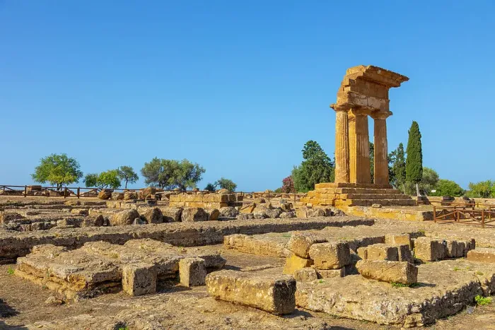 Framed Print : Temple of Castor and Pollux, Valle dei Templi (Valley of Temples), UNESCO World Heritage Site, Hellenic architecture, Agrigento, Sicily, Italy, Mediterranean, Europe Framed Print : Temple of Castor and Pollux, Valle dei Templi (Valley of Temples), UNESCO World Heritage Site, Hellenic architecture, Agrigento, Sicily, Italy, Mediterranean, Europe